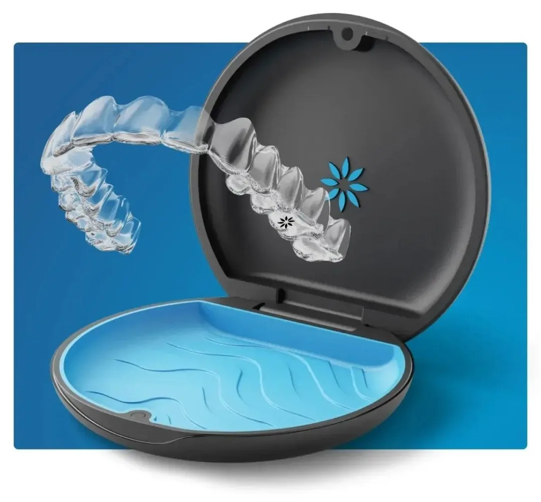 Alineador Invisalign y su estuche